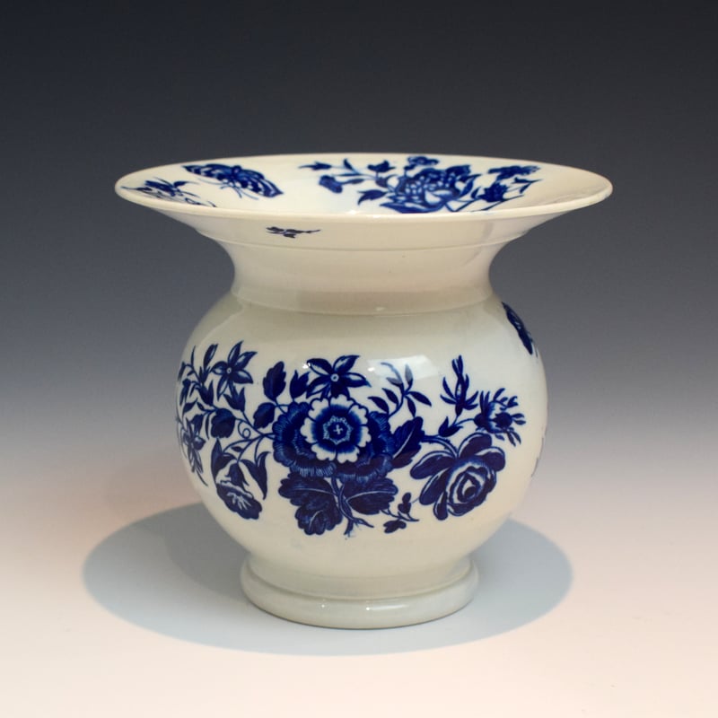 Three Flowers Pattern Spittoon c1775
