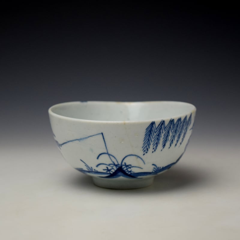 Bow Crossed Legged Chinaman Pattern Breakfast Teacup c1750-52 (2)