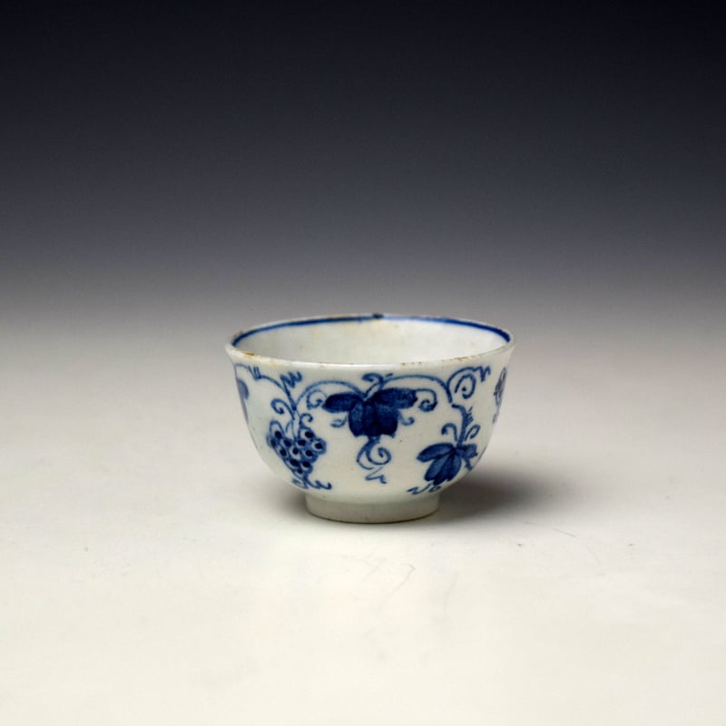 Bow Grapevine Pattern Toy Teabowl and Saucer c1760-65 (3)