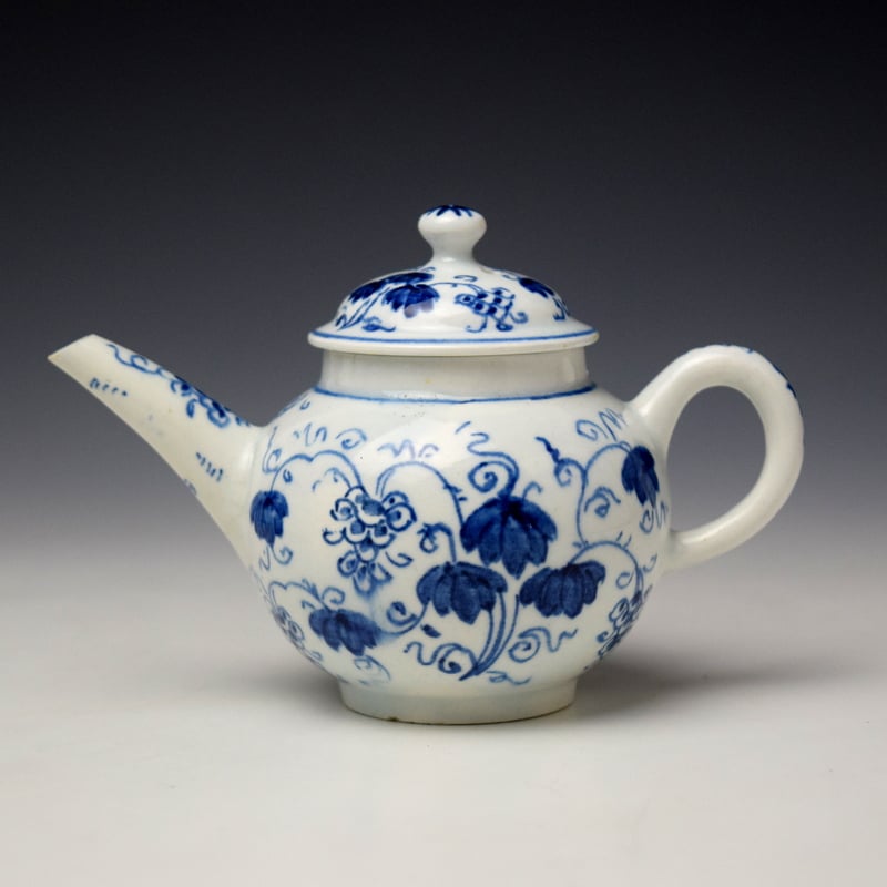 Bow Grapevine Pattern Toy Teapot and Cover c1760-70 (1)