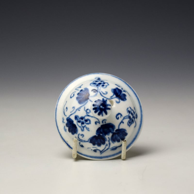 Bow Grapevine Pattern Toy Teapot and Cover c1760-70 (10)
