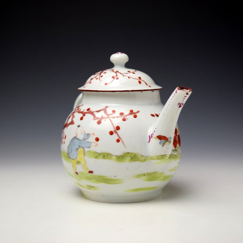 Bow Mandarin Boy Paying With an Apple Pattern Teapot and Cover c1765-70 (3)