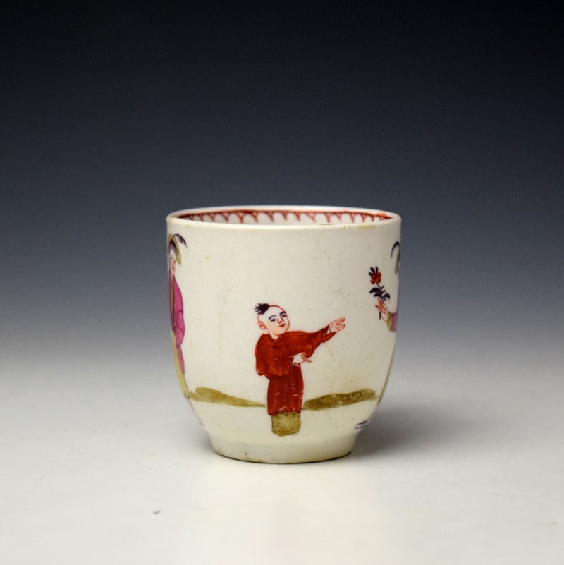 Bow Mandarin Lady Holding a Flower Pattern Coffee Cup c1765-70 (2)