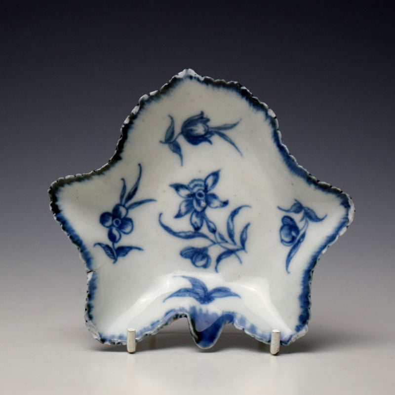 Champions Bristol Narcissus Pattern Pickle Dish C1770-75 (1)