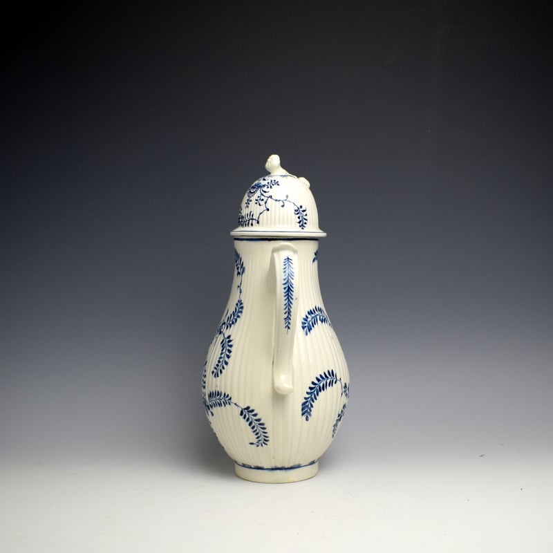 Large Lowestoft Immortelle Pattern Coffee Pot c1780 (2)