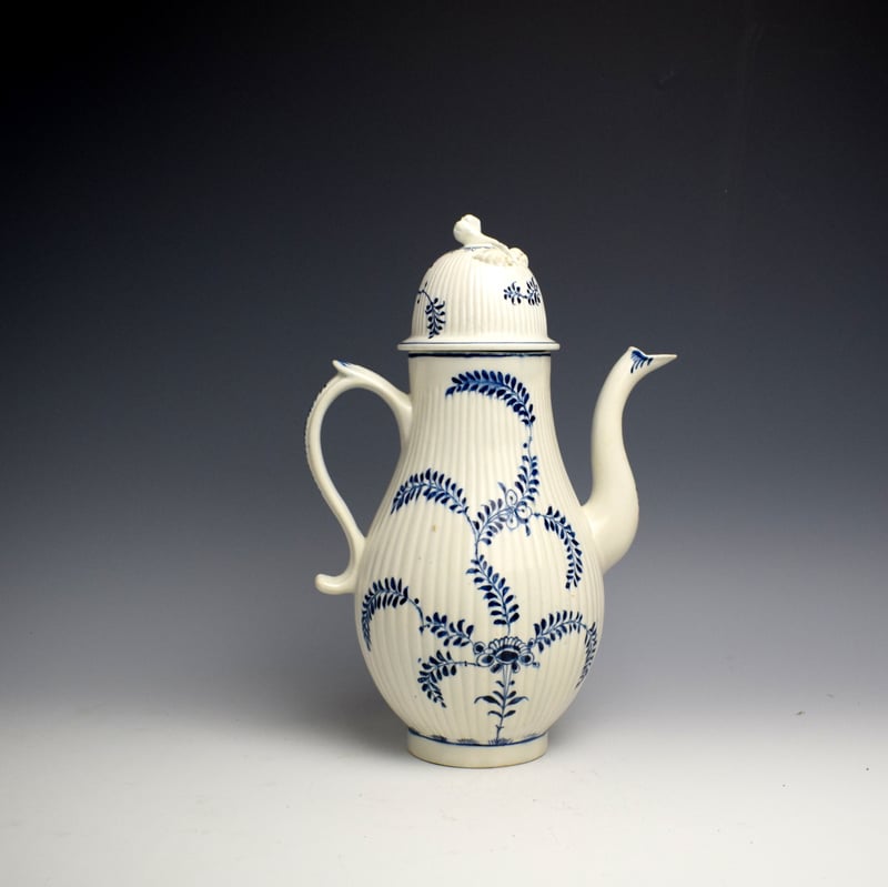 Large Lowestoft Immortelle Pattern Coffee Pot c1780 (3)