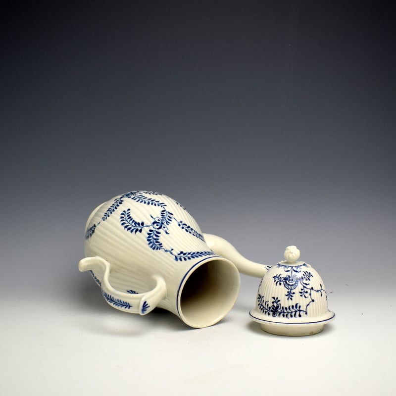 Large Lowestoft Immortelle Pattern Coffee Pot c1780 (4)