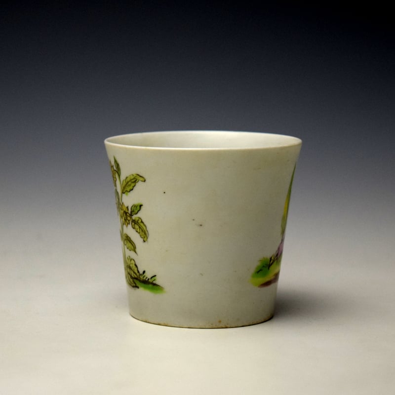 Longton Hall Lady Lying on a Grassy Bank Pattern Beaker c1755-58 (2)