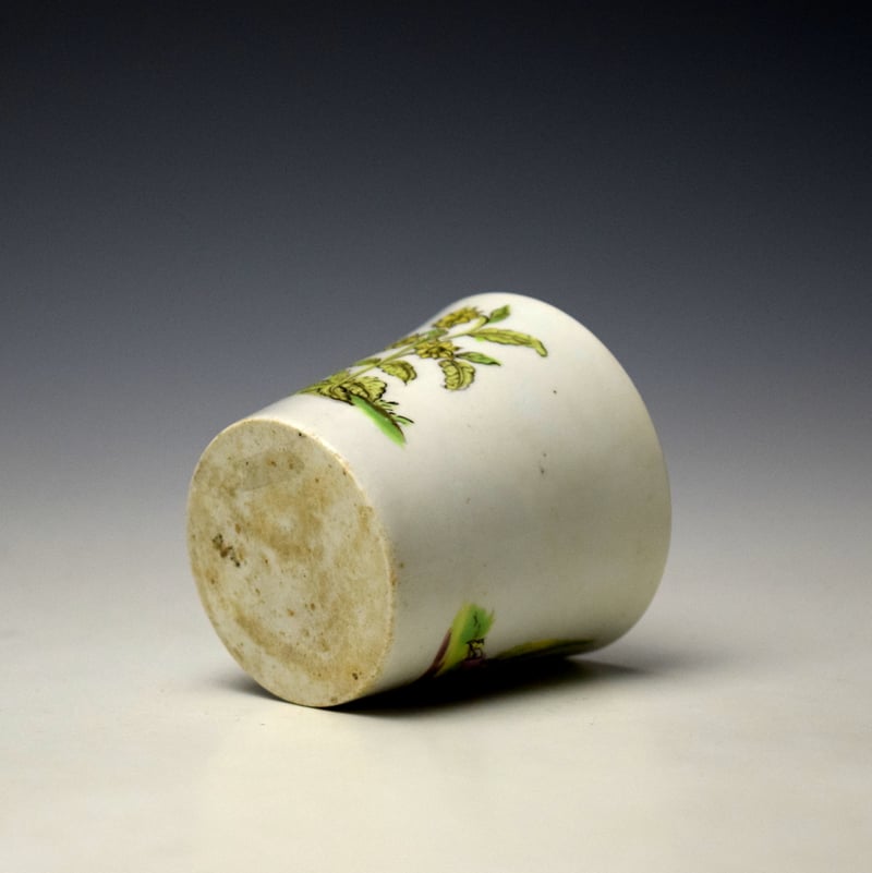 Longton Hall Lady Lying on a Grassy Bank Pattern Beaker c1755-58 (6)