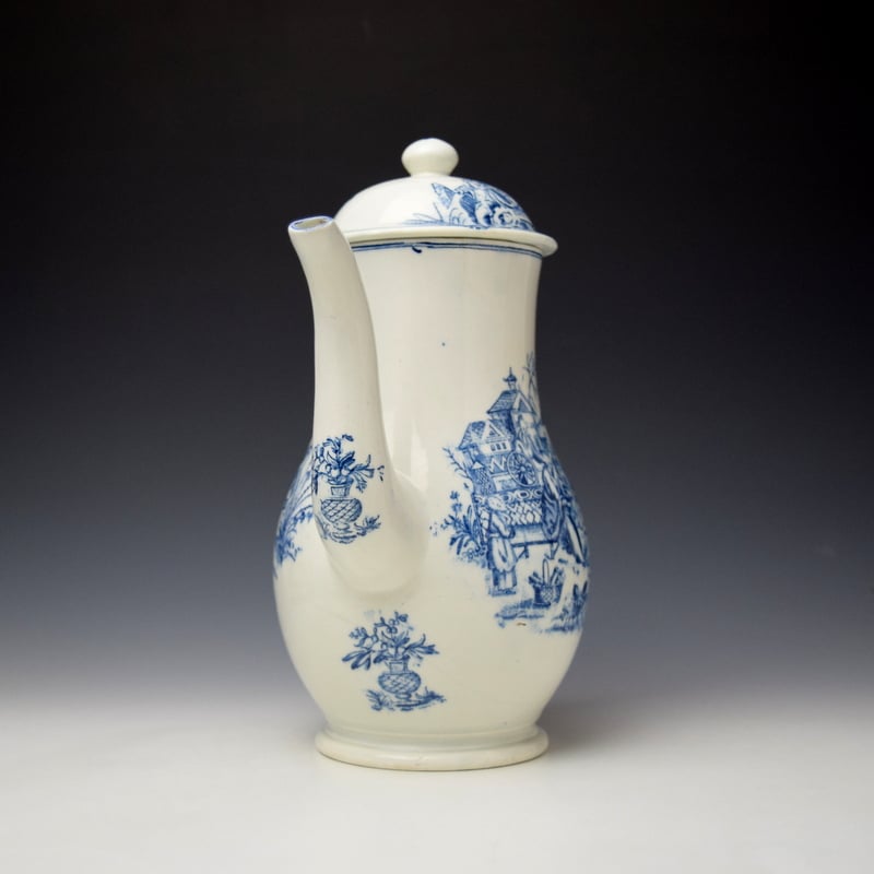 Lowestoft Carpet Seller Pattern Coffee Pot and Cover c1770-75 (2)
