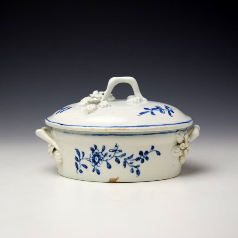 Lowestoft Daisy Pattern Butter Tub Cover and Stand c1770-75 (5)