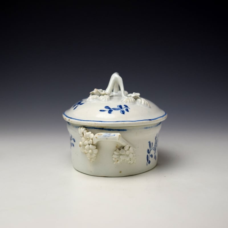 Lowestoft Daisy Pattern Butter Tub Cover and Stand c1770-75 (6)