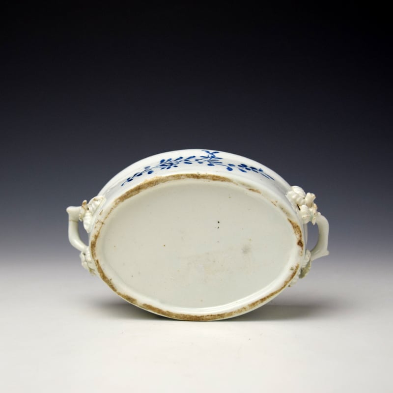 Lowestoft Daisy Pattern Butter Tub Cover and Stand c1770-75 (7)