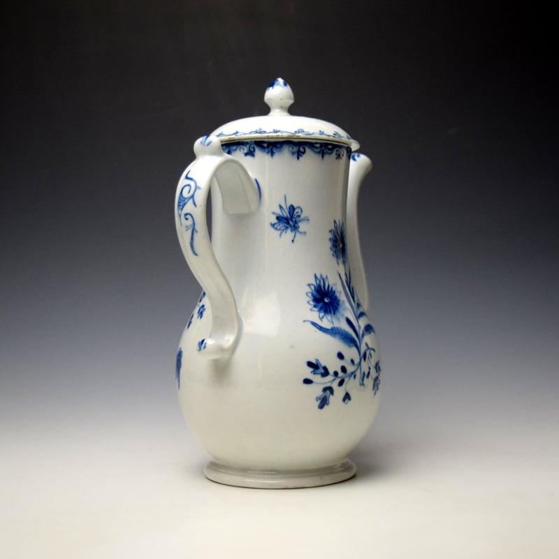 Lowestoft Floral and Moth Pattern Coffee Pot and Cover c1765-68 (5)