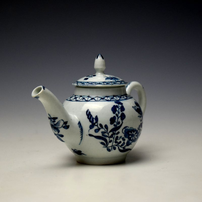 Lowestoft Flower and Moth Pattern Toy Teapot and Cover c1765-68 (3)