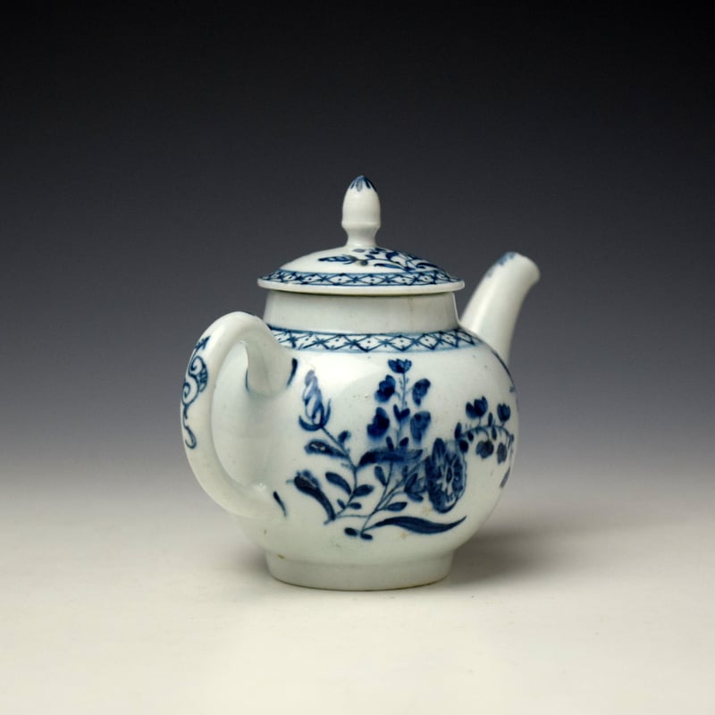 Lowestoft Flower and Moth Pattern Toy Teapot and Cover c1765-70 Ex Godden Refference Collection (6)