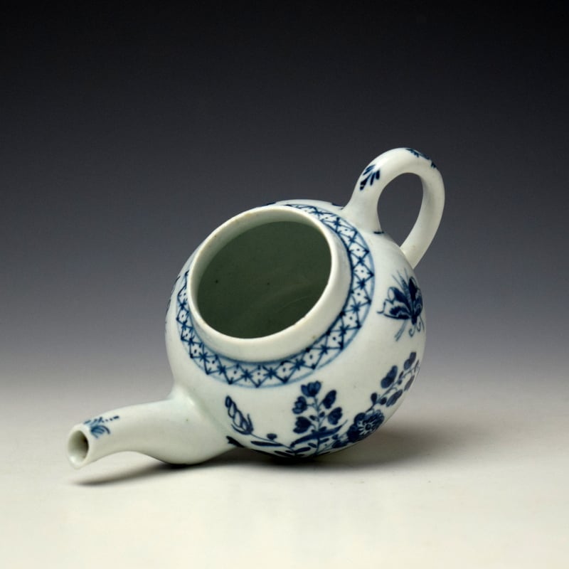 Lowestoft Flower and Moth Pattern Toy Teapot and Cover c1765-70 Ex Godden Refference Collection (8)