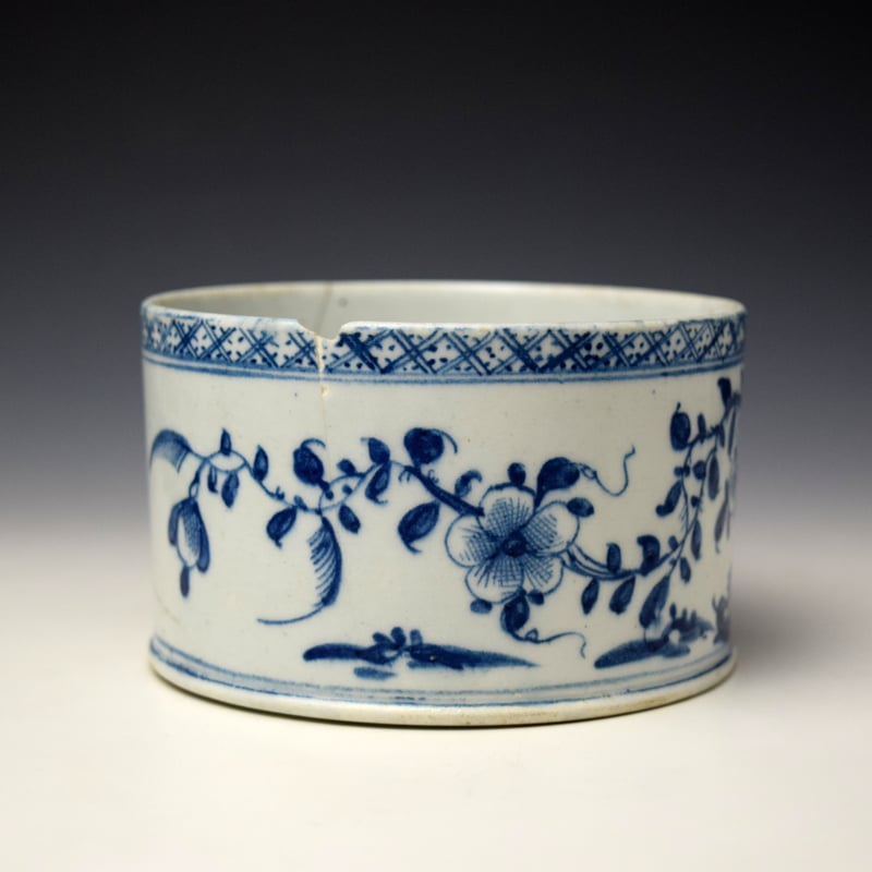 Lowestoft Flowering Root Pattern Potting Pot c1760-65 (2)