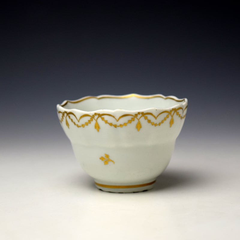 Lowestoft Gilded Border Teabowl and Saucer c1790-1800 (2)