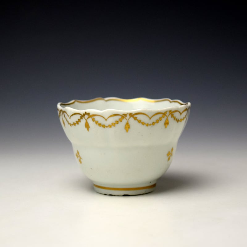 Lowestoft Gilded Border Teabowl and Saucer c1790-1800 (4)