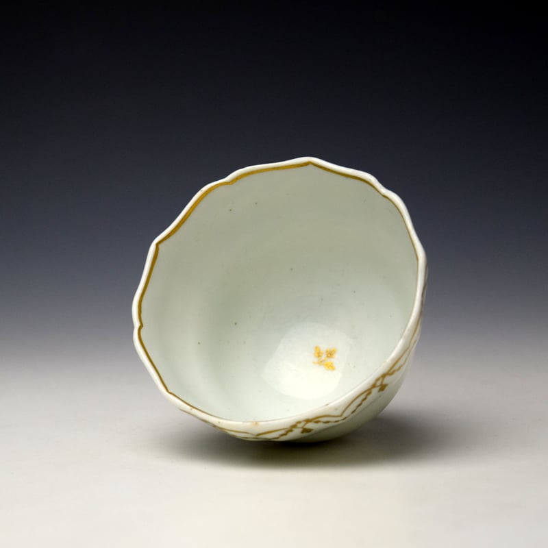 Lowestoft Gilded Border Teabowl and Saucer c1790-1800 (5)