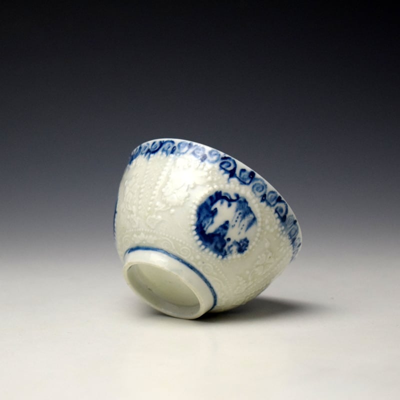 Lowestoft Hughes Moulded Teabowl and Saucer c1760-64 (7)