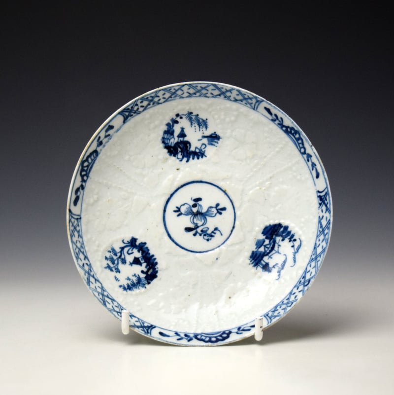 Lowestoft Hughes Moulded Teabowl and Saucer c1760-64 (8)