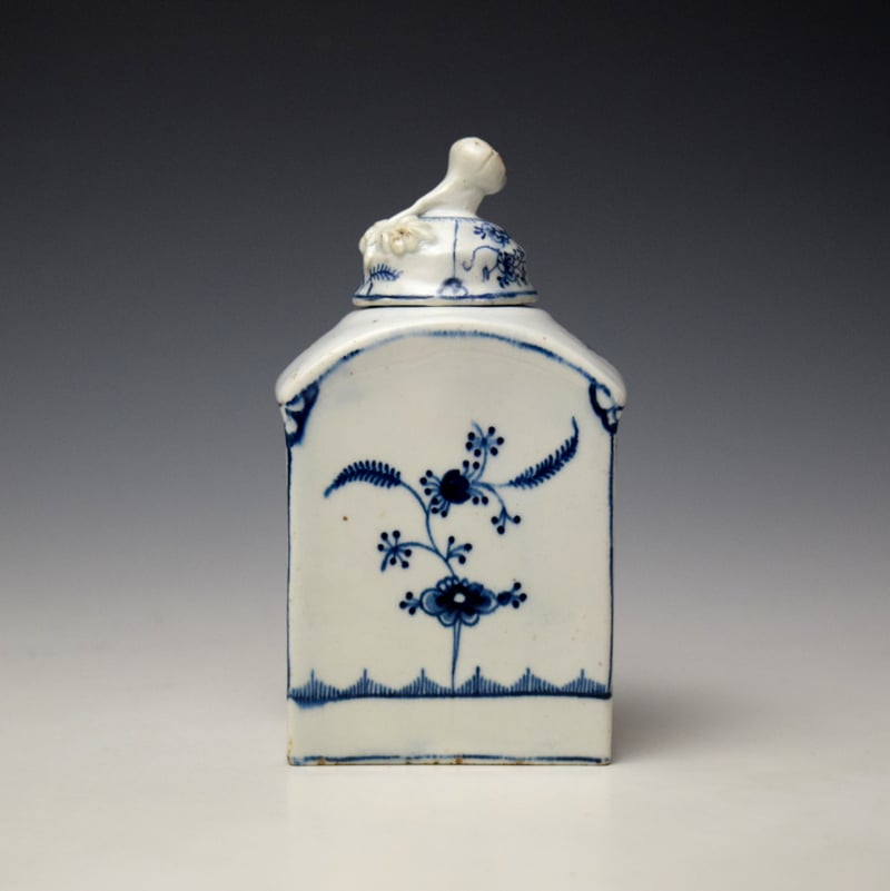 Lowestoft Immortelle Pattern Tea Canister and Cover c1770-75 (1)