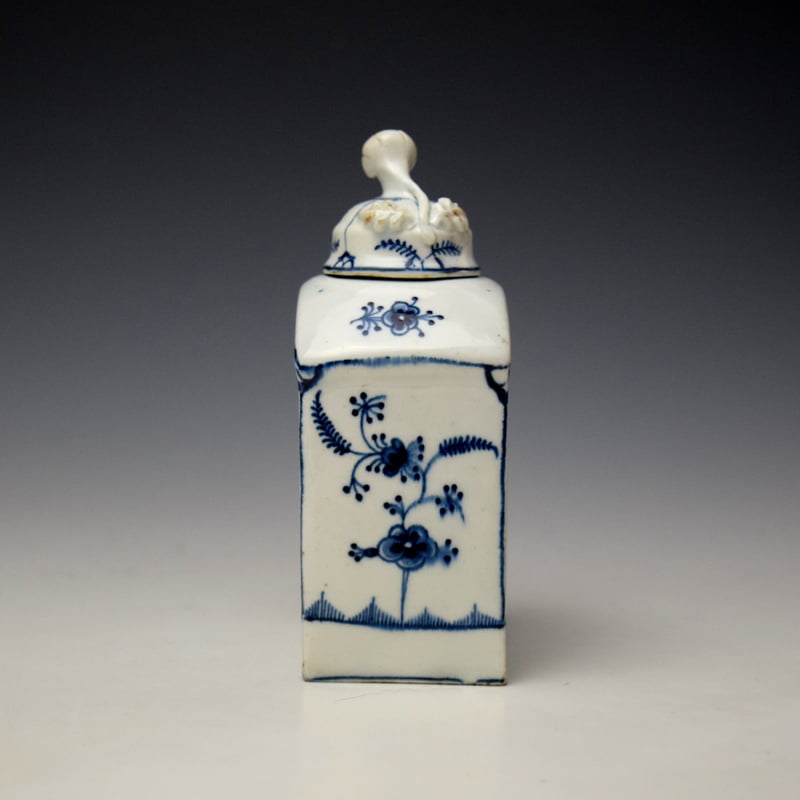 Lowestoft Immortelle Pattern Tea Canister and Cover c1770-75 (2)