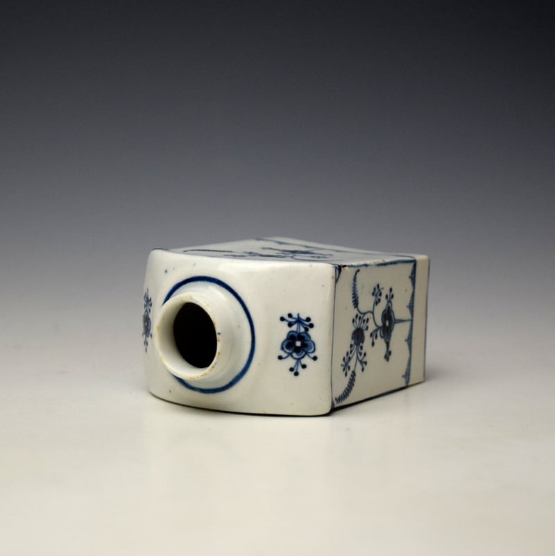 Lowestoft Immortelle Pattern Tea Canister and Cover c1770-75 (5)