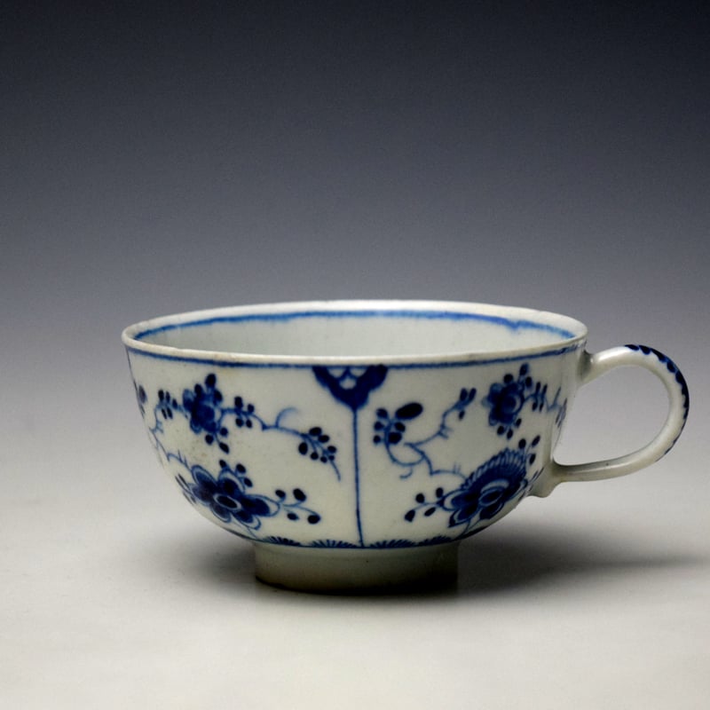 Lowestoft Immortelle Pattern Teacup and Saucer c1770-75 (2)