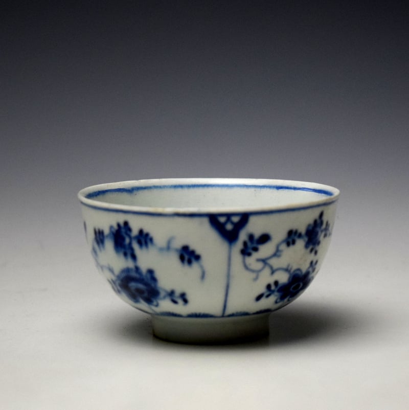 Lowestoft Immortelle Pattern Teacup and Saucer c1770-75 (3)