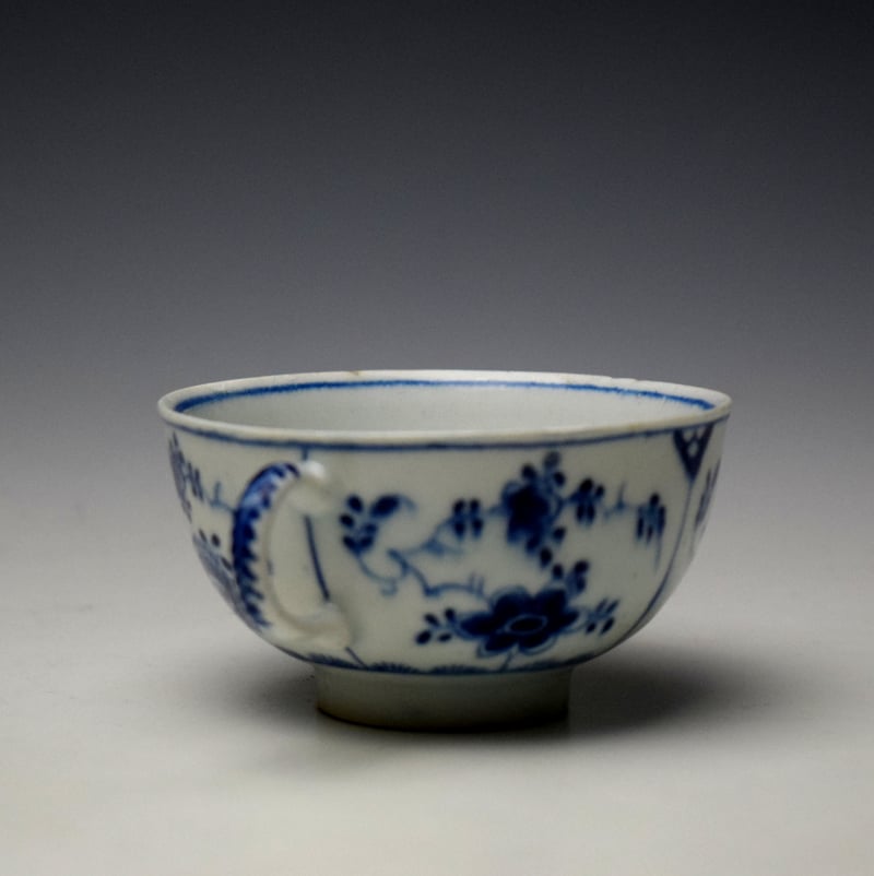 Lowestoft Immortelle Pattern Teacup and Saucer c1770-75 (5)
