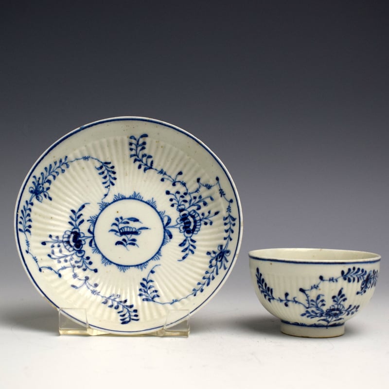 Rare Immortelle Pattern Child's Size Teabowl and Saucer c1775-80