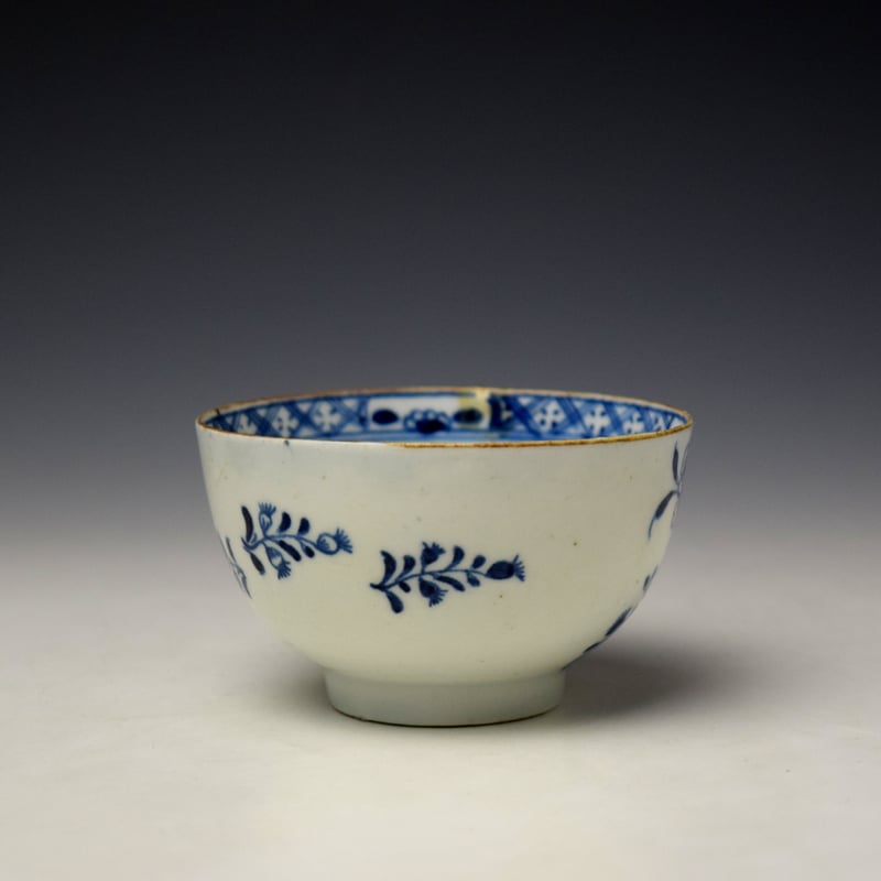 Lowestoft Large Floral Centre Pattern Teabowl c1780-85 (2)