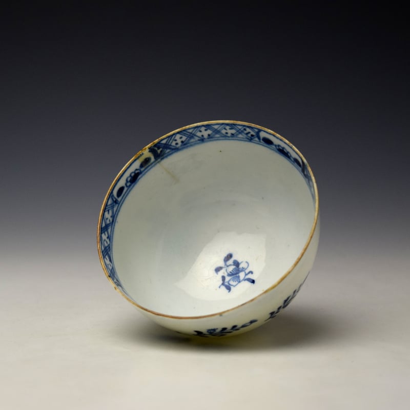 Lowestoft Large Floral Centre Pattern Teabowl c1780-85 (5)