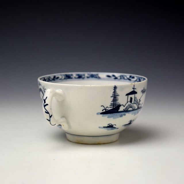 Lowestoft Longbridge and House Pattern Teacup and Saucer c1770-80 (5)