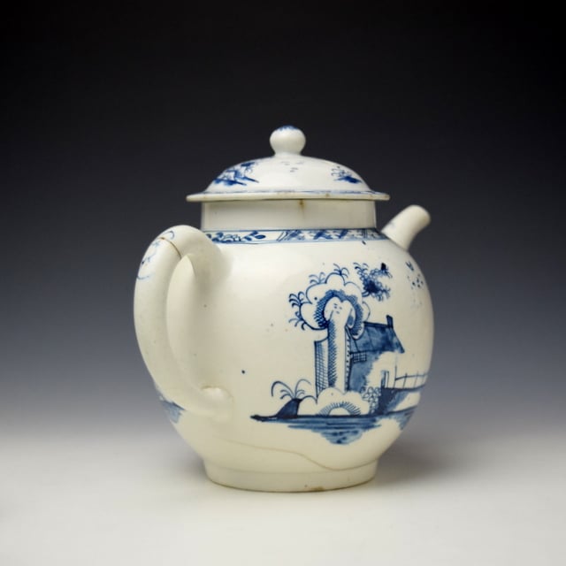 Lowestoft Longbridge and House Pattern Teapot and Cover c1770-80 (5)