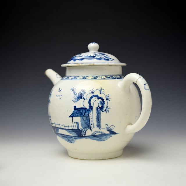 Lowestoft Longbridge and House Pattern Teapot and Cover c1770-80 (6)