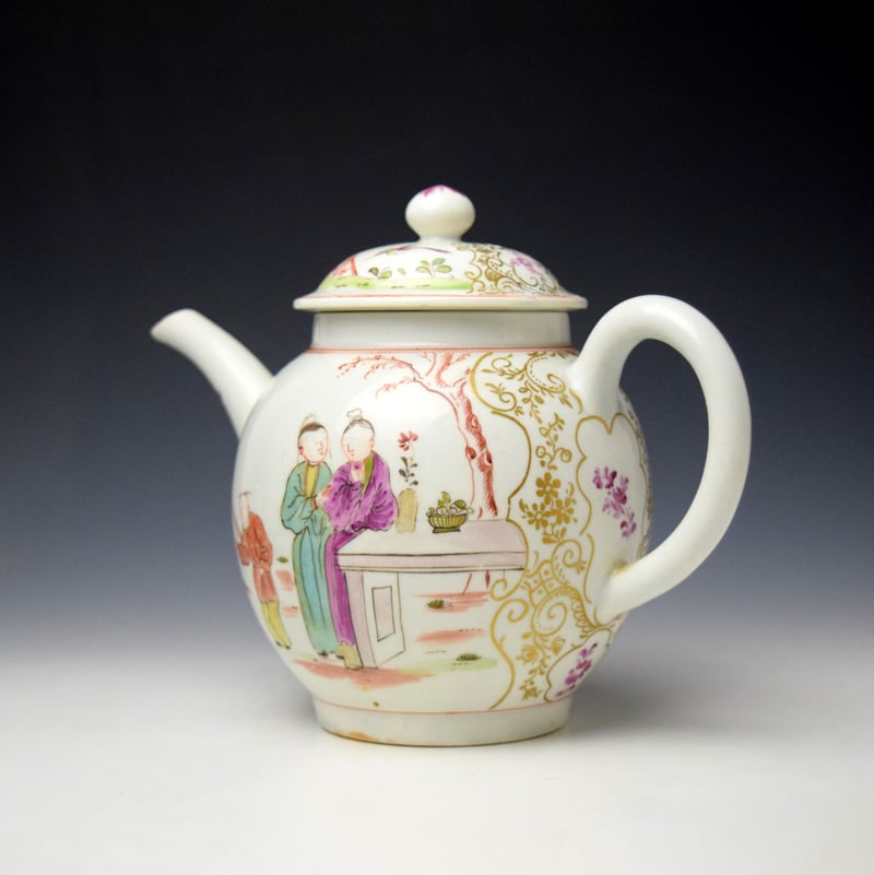 Lowestoft Mandarin Man Holding a Flag Pattern Teapot and Cover c1785-90 (6)
