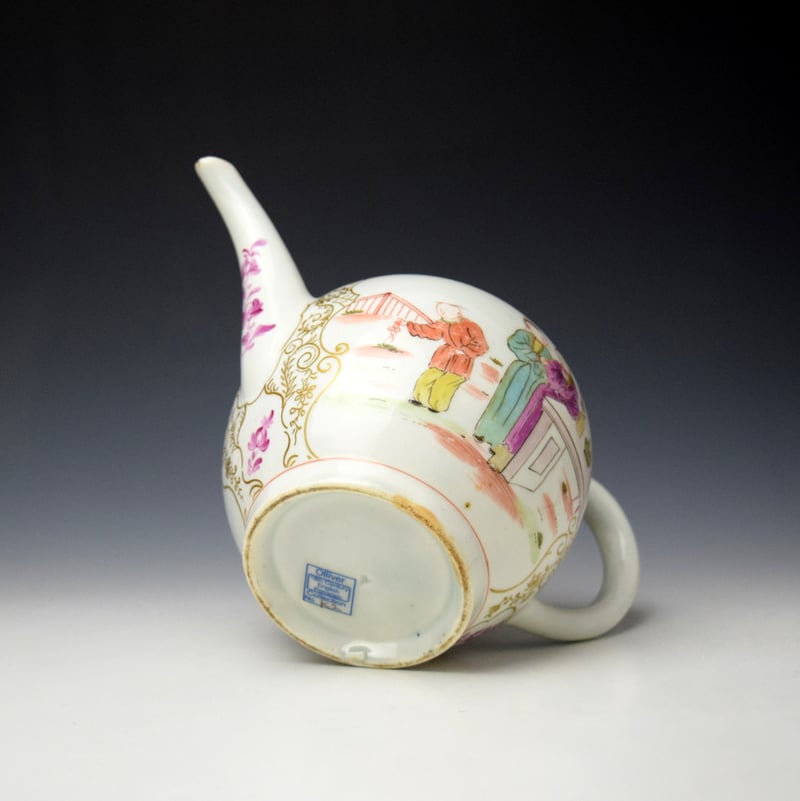 Lowestoft Mandarin Man Holding a Flag Pattern Teapot and Cover c1785-90 (8)