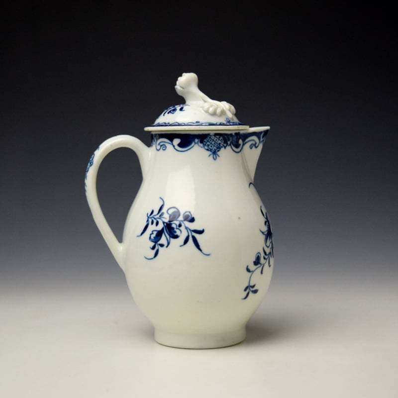 Lowestoft Mansfield Pattern Milk Jug and Cover c1770-80 (4)