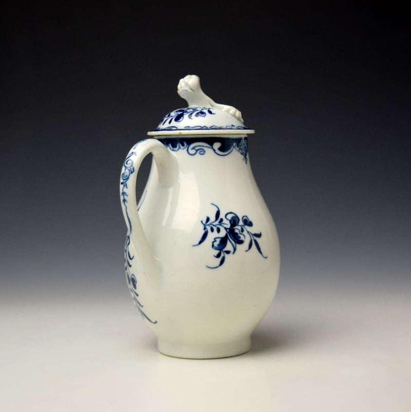 Lowestoft Mansfield Pattern Milk Jug and Cover c1770-80 (5)