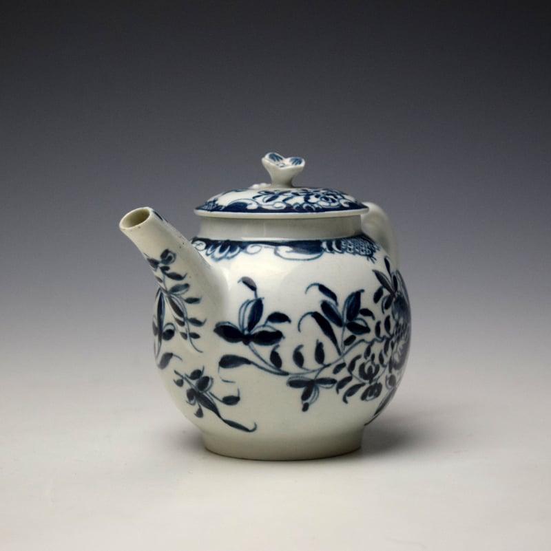 Lowestoft Mansfield Pattern Miniature Teapot c1768 (2)