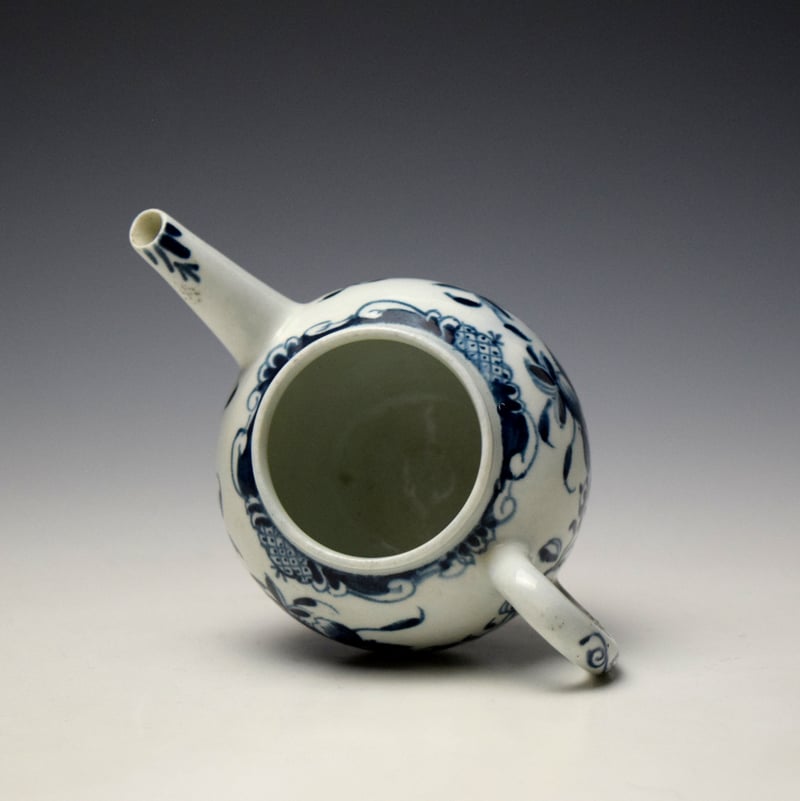 Lowestoft Mansfield Pattern Miniature Teapot c1768 (8)