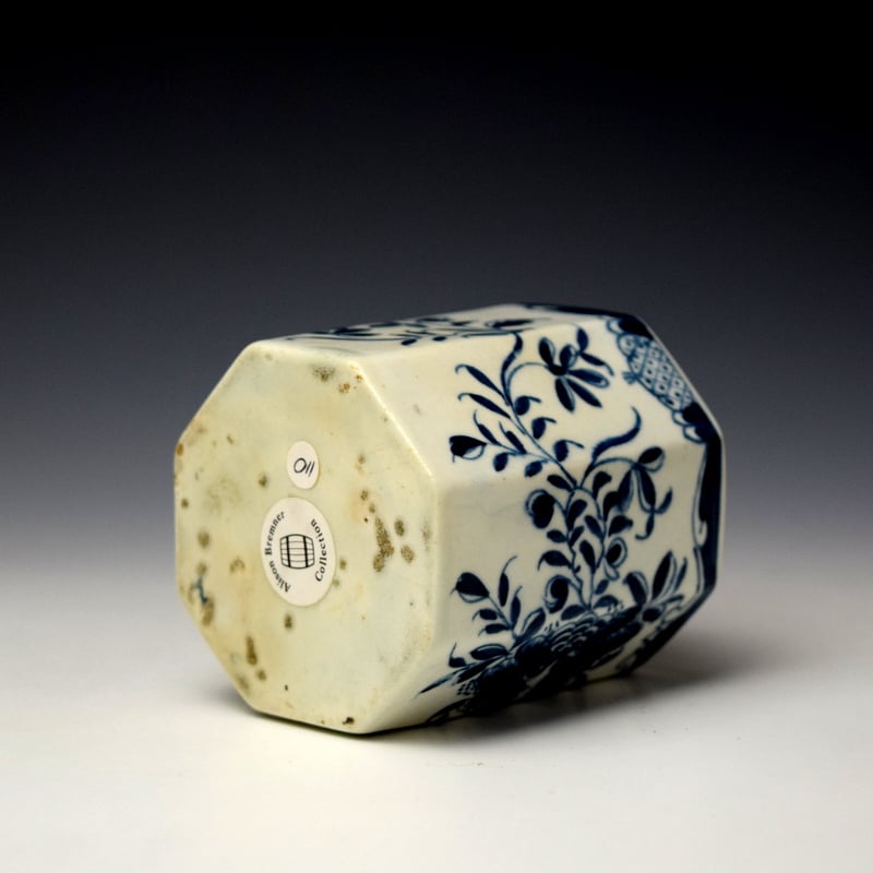 Lowestoft Mansfield Pattern Octagonal Teacanister and Cover c1768-70 (6)