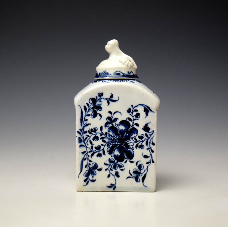 Lowestoft Mansfield Pattern Tea Canister and Cover c1770-80 (3)