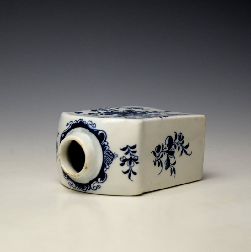 Lowestoft Mansfield Pattern Tea Canister and Cover c1770-80 (5)