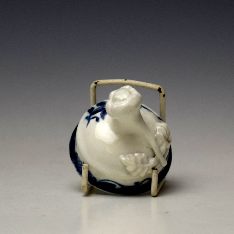 Lowestoft Mansfield Pattern Tea Canister and Cover c1770-80 (7)