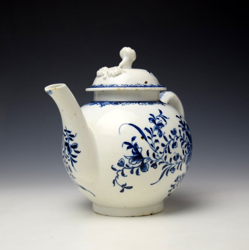 Lowestoft Mansfield Pattern Teapot and Cover c1770-80 (5)